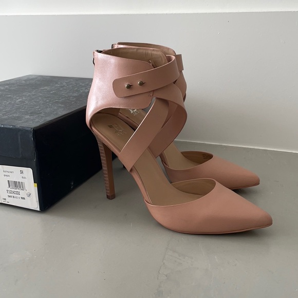 Heels - Picture 1 of 4